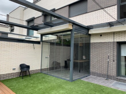Instalacion-de-pergolas-bioclimaticas-retractiles-y-orientables-12